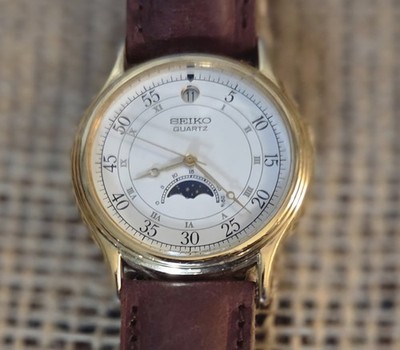 黄金時代 Vintage Seiko Moon Phase Quartz 6F22-7009 Gold Tone Leather Strap