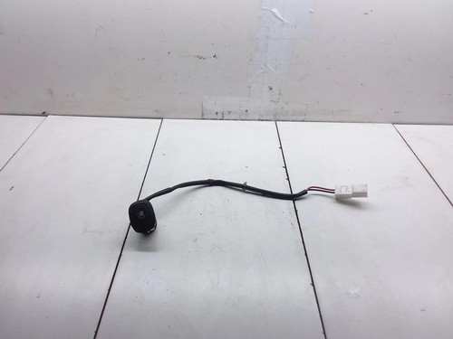 KIA CARENS III UN Schalter zum Öffnen des Kraftstofftanks 935901D000 31338207