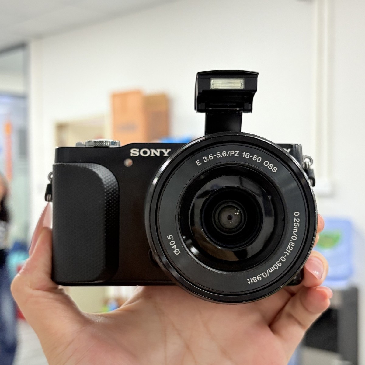 Sony Alpha NEX-3N 16.1MP 180° Flip Screen Digital Camera +16-50mm