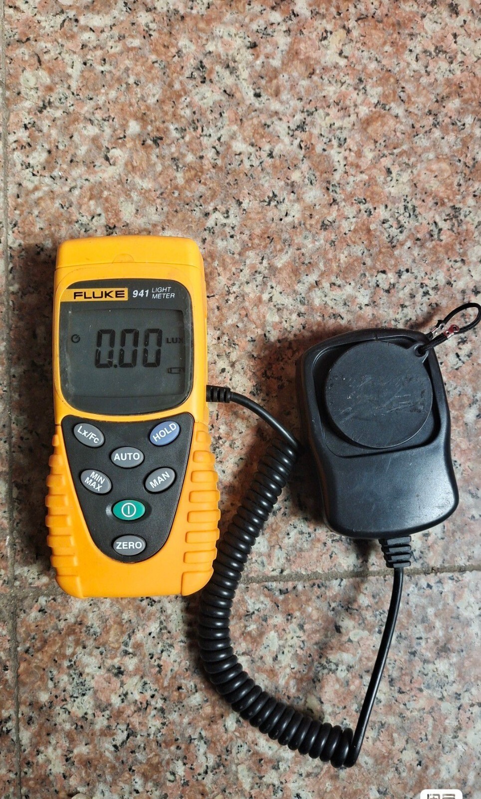 Fluke 941 Digital Lux Light Meter Measuring Range to 20000 illuminance