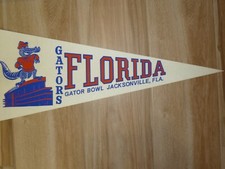 VINTAGE 1970'S FLORDIA GATORS  FELT PENNANT GATOR BOWL JACKSONVILLE FLA.   NICE