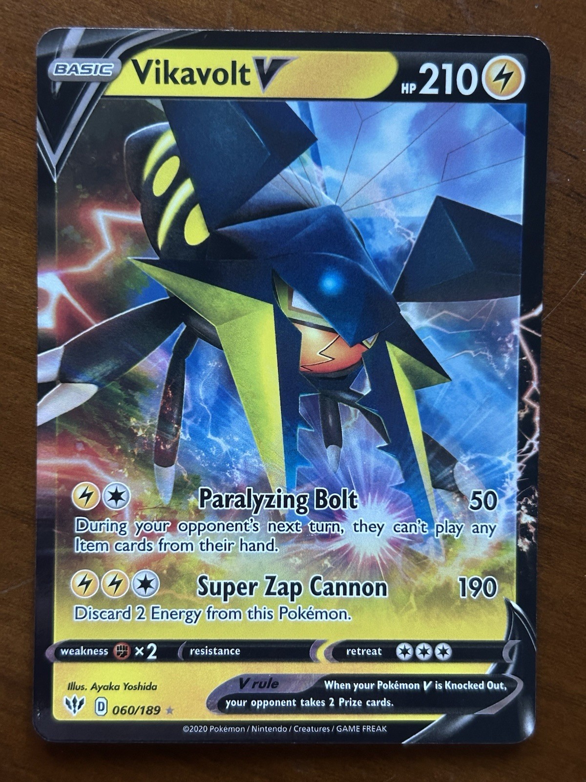 Pokemon TCG Vikavolt V 060/189 Swsh03: Darkness Ablaze Holo NM