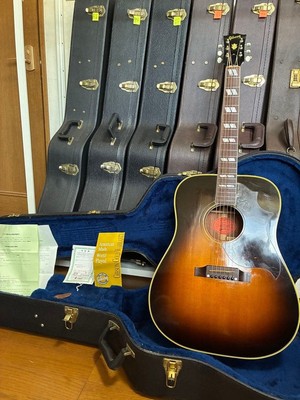 Gibson Hummingbird / Acoustic Guitar w/ Original HC made in 2002