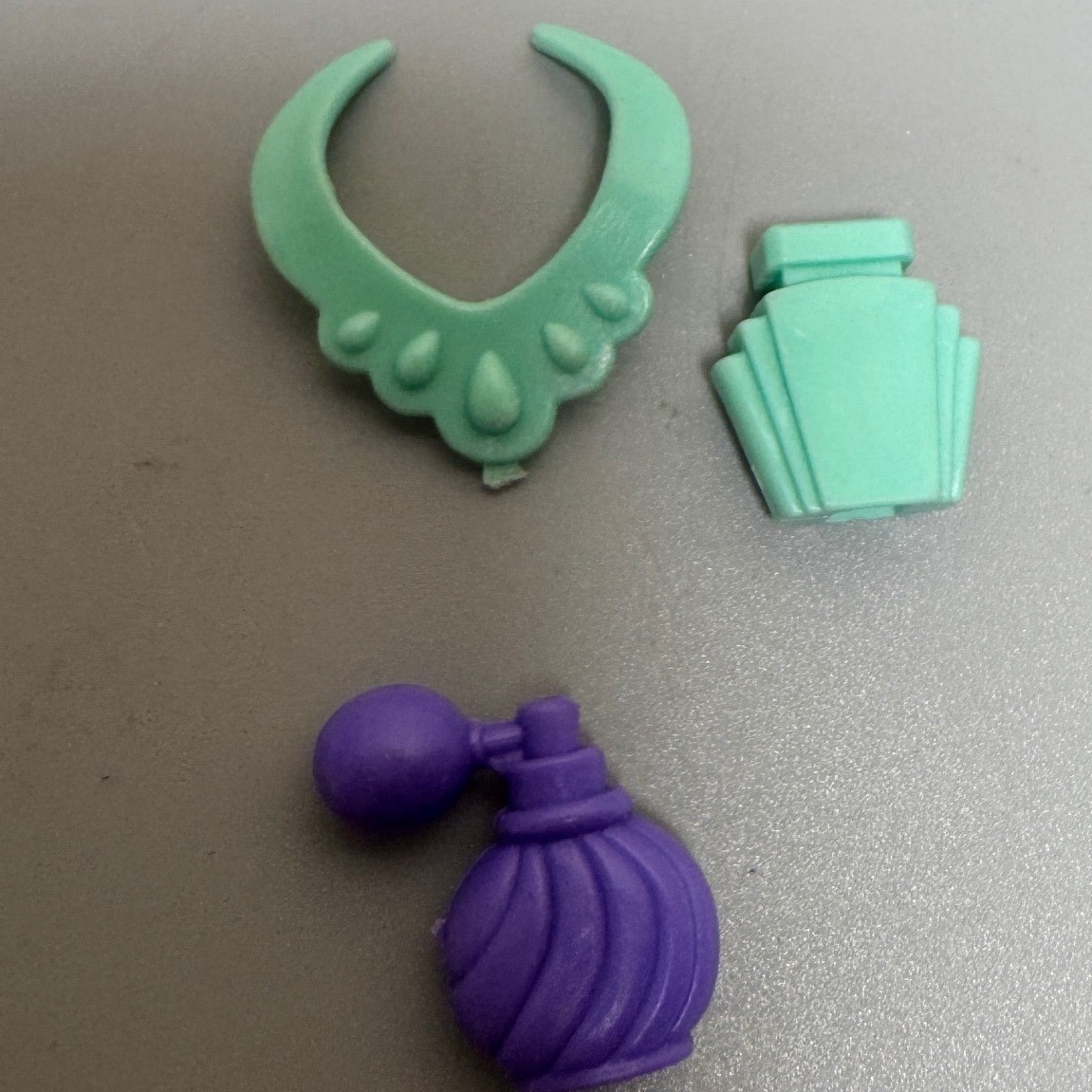 Barbie 90s Doll Accessories Lot Shoes Purses Combs Hanger Necklace Bundle Mattel