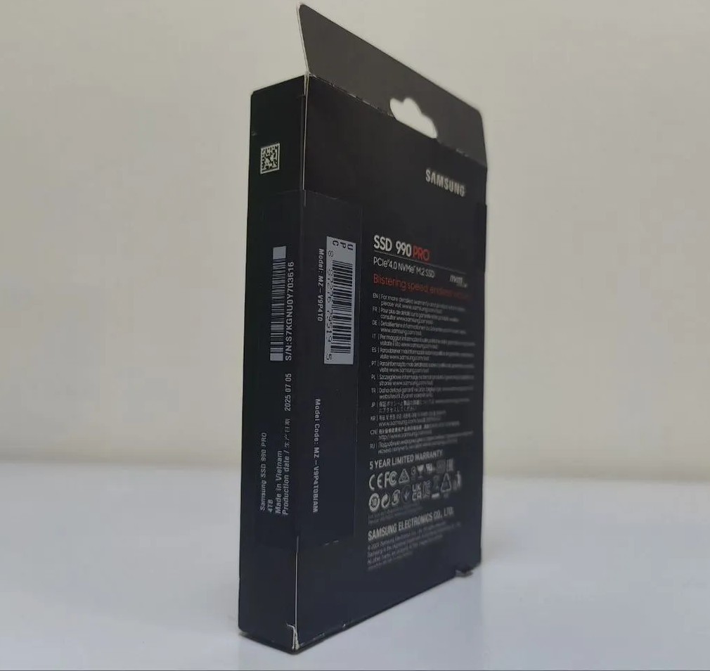 Samsung 990 PRO 4TB M.2 NVMe Internal SSD - Black (MZ-V9P4T0B/AM