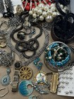 Vintage Costume Jewelry Lot – Necklaces, Bracelets, Brooches, Earrings, Watches — photo 10
