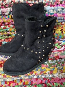 round stud wedge bootie