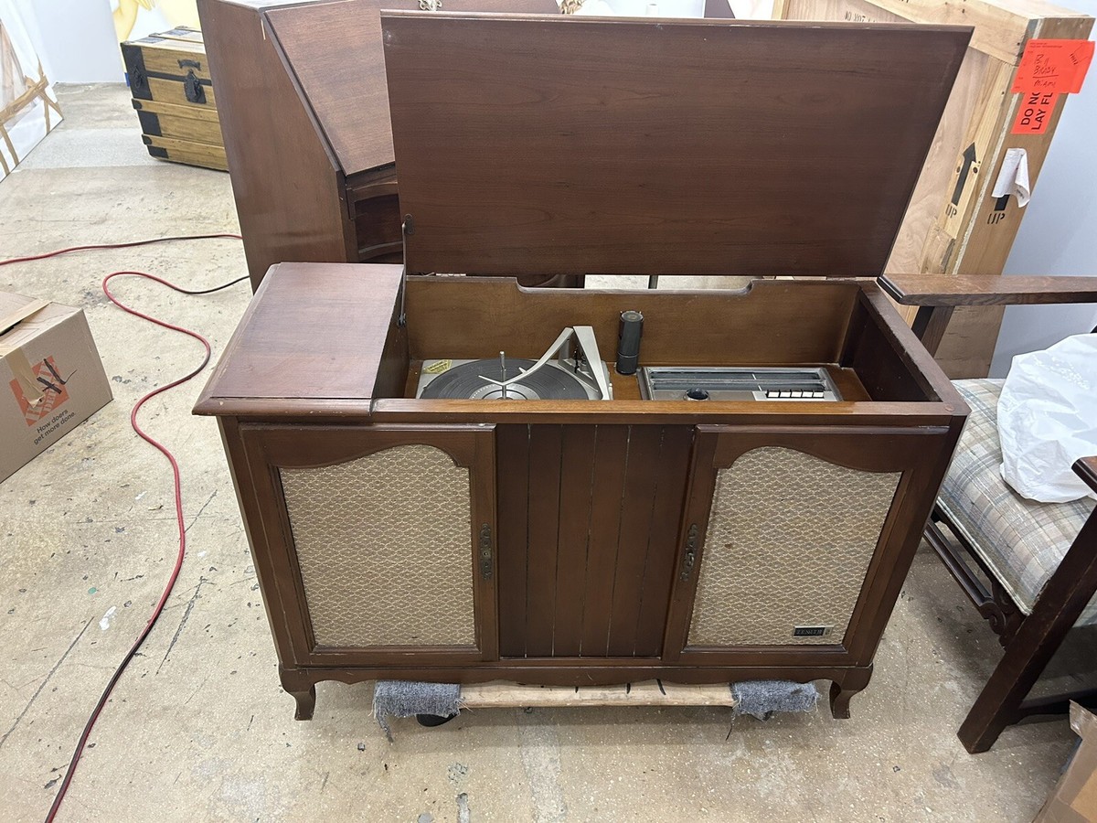 Mid Century Vintage Zenith Record Player Console AM/FM Tuner