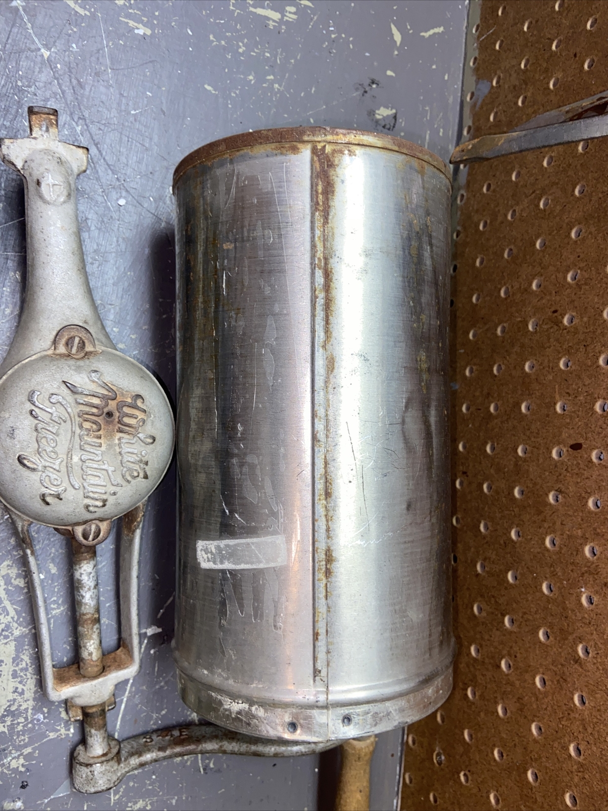 Vintage White Mountain Ice Cream Freezer Maker Hand Crank/Paddle