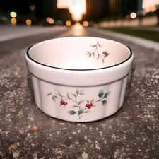 Pfaltzgraff WINTERBERRY Mini Baking Dish Ramekin Souffle Pudding Bowl 4.75" MINT
