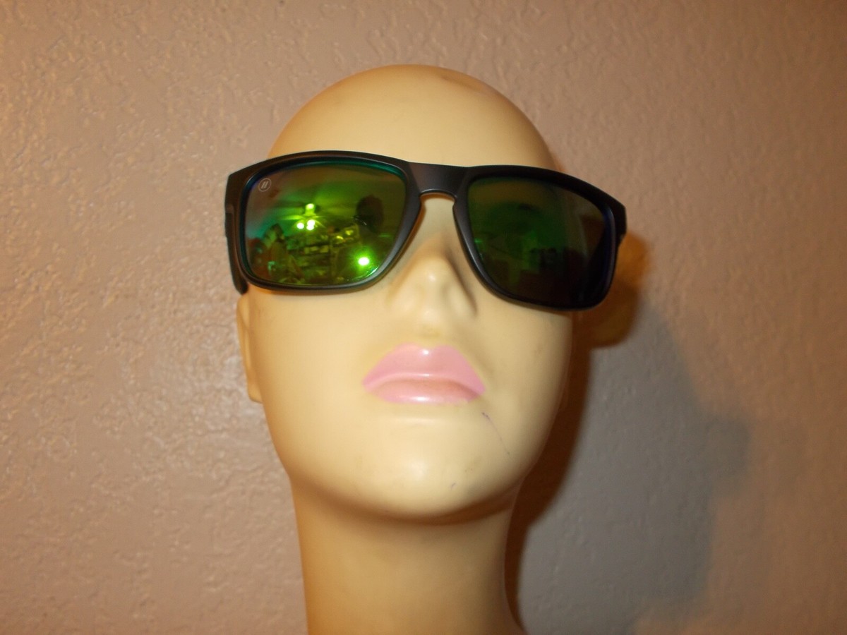 Blenders Eyewear Avalanche Girl Sunglasses (Celtic Son/Green Mirror) Celtic Heart Sunglasses - Blue Green Polarized Lenses With  main image 4
