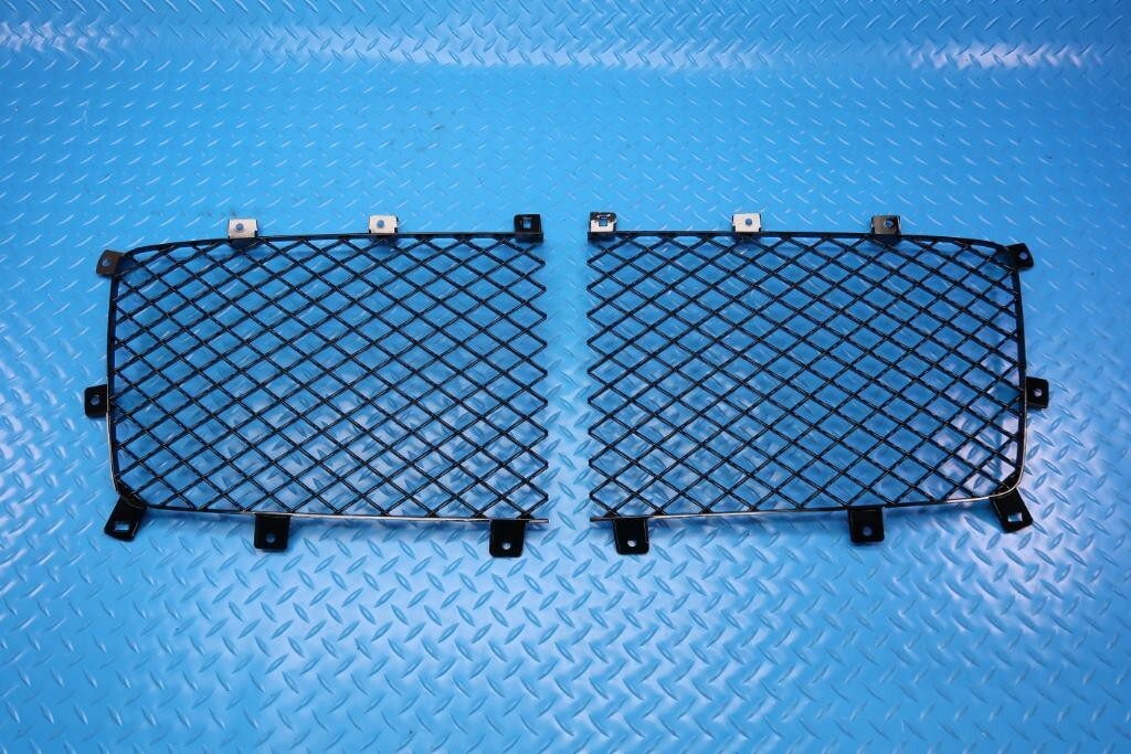 Bentley Bentayga front center grille surround & black trim #12378