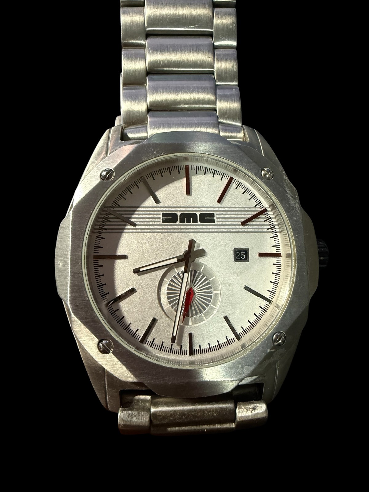 DMC DeLorean Motor Company Men's Quartz Wristwatch Silver Tone Bracelet Date