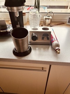 SodaStream Crystal 3.0 Trinkwassersprudler mit 1 Glaskaraffe Schwarz
