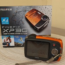 Fujifilm FinePix XP30 Kompaktkamera 14MP 5x Zoom 2,7" LCD GPS Orange