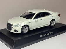 Kyosho 1:64 Toyota Crown White Diecast Car Model