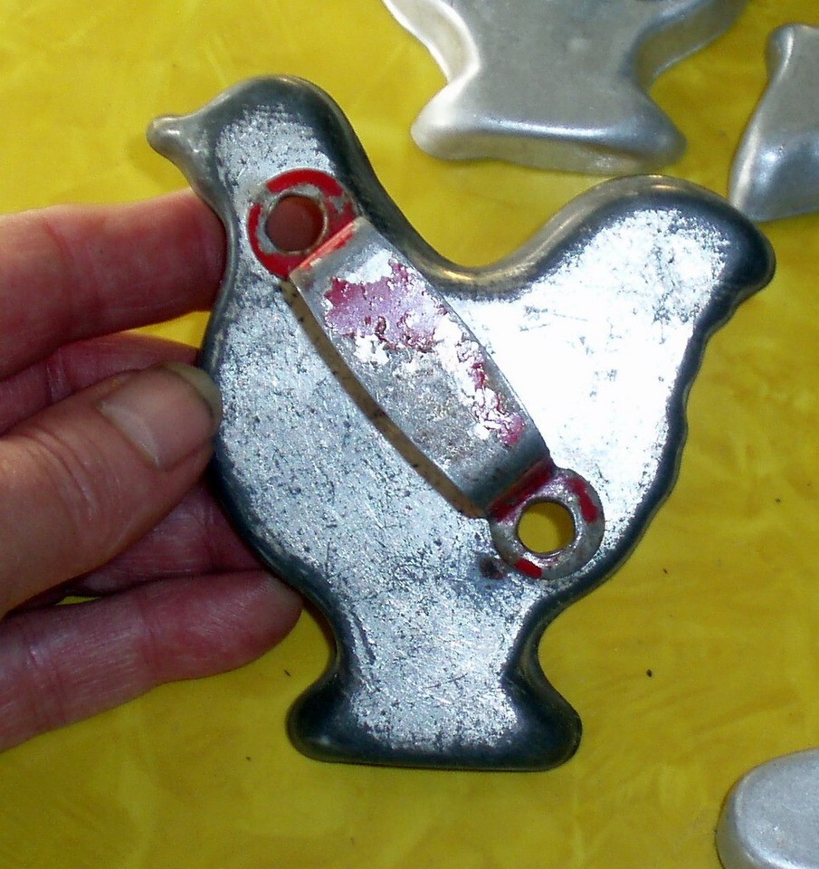 VINTAGE METAL CHRISTMAS COOKIE CUTTER GREEN RED HANDLE COLLECTION