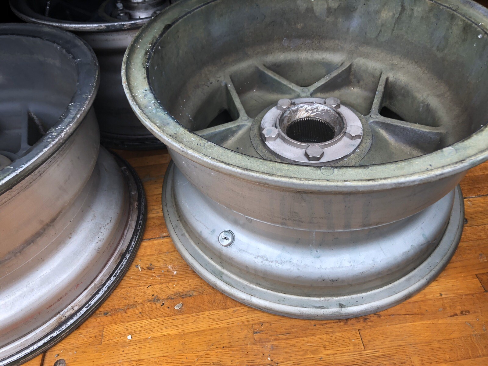 Cromodora cast alloy wheel 7.5x15 in.  Ferrari 365 Daytona 365 GTC/4 365 GT 2+2