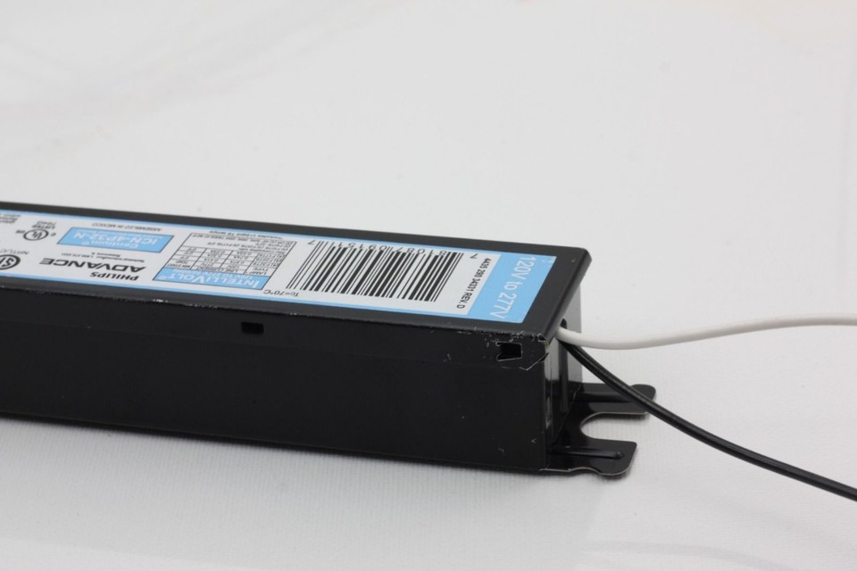 Ballast électronique Advance ICN4P32N - Démarrage Instantané - Lot De 30 - Pour Néons