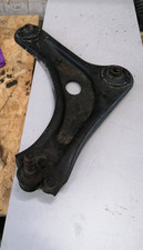1613991780 Aufhängungsschwinge Ameise. Links PEUGEOT 1007 1.4 16V Ber. 1613991780 Aufhängungsschwinge Ameise. Links PEUGEOT 1007 1.4 16V Ber.