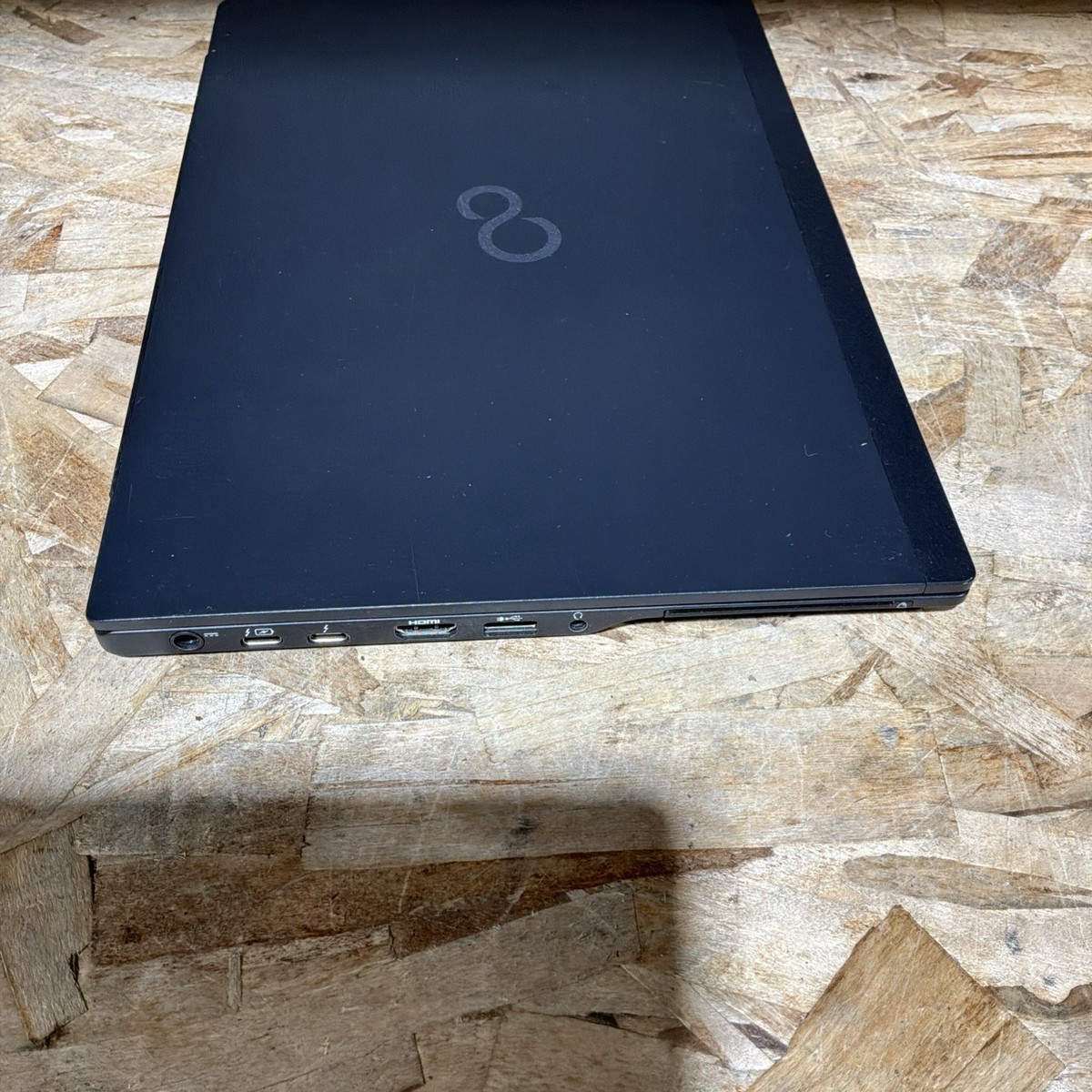 FUJITSU LIFEBOOK U939 13.3インチi5-8265U Fujitsu LIFEBOOK U939 | Overview, Specs, Details | SHI