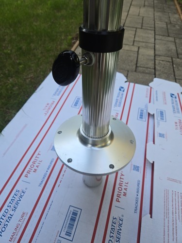 Garelick Ribbed Series Aluminum Seat Pedestal