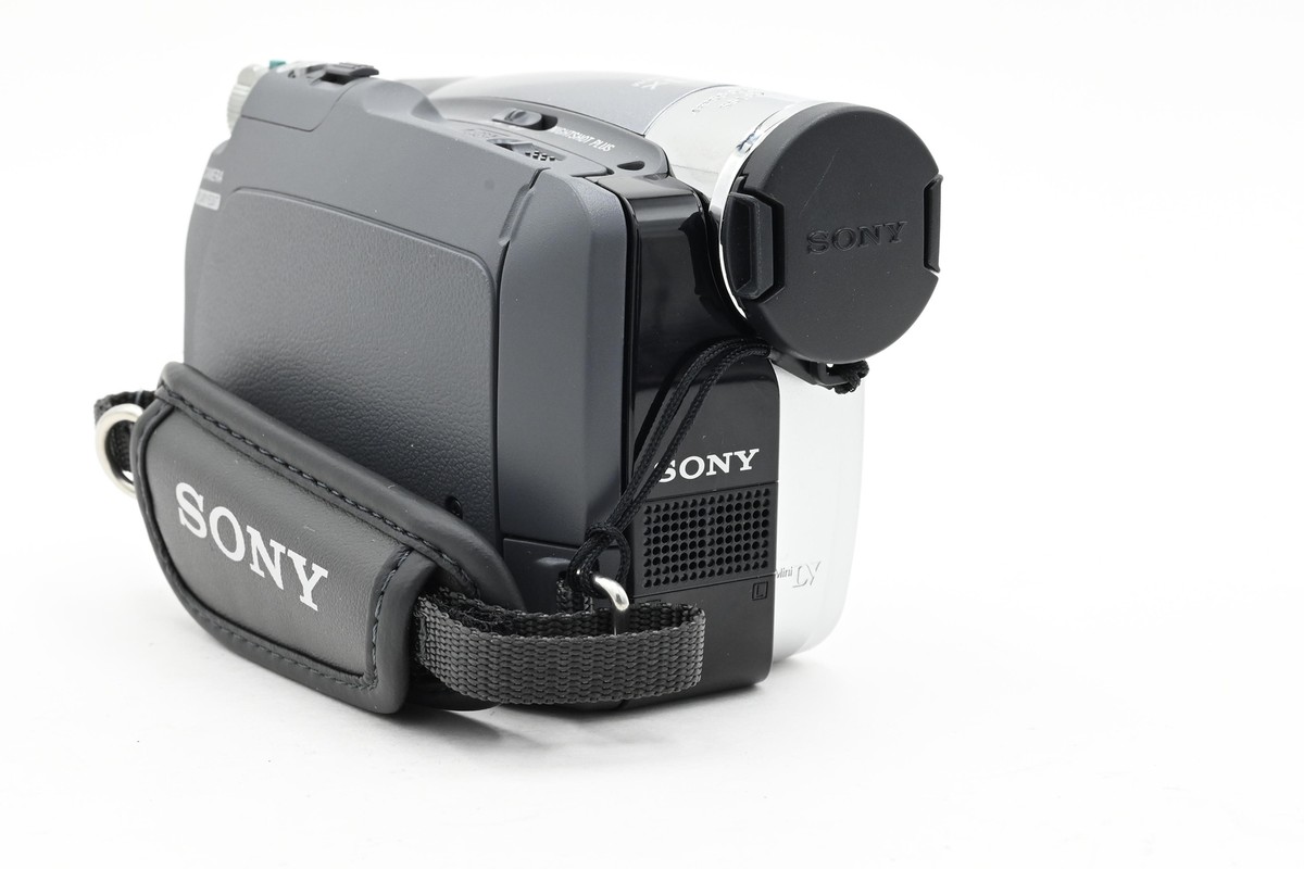 Sony Handycam ビデオカメラ4K バッテリー2個　カバー付き Sony DCR-HC26 Handycam Digital MiniDV Video Camera Camcorder