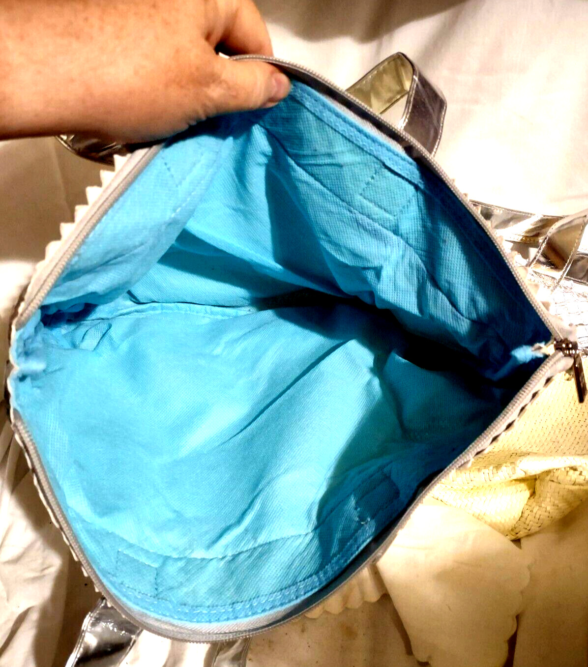 2 Matching Tote Shopping Bag Beach Vacation Double Strap White Woven Silver Trim