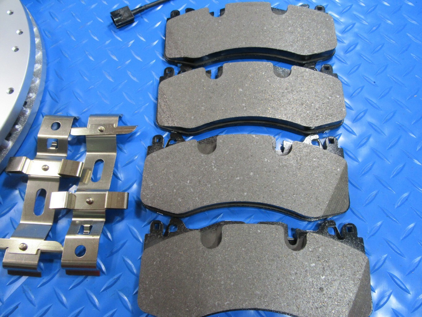 Maserati Quattroporte GTS front rear brake pads & rotors TopEuro #6932 