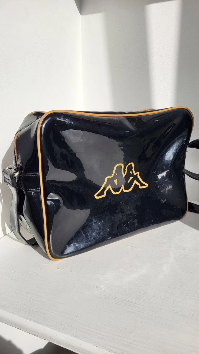 Kappa Vintage schwarz Vinyl Schultertasche Y2K Retro Crossbody Sport Reise Handtasche