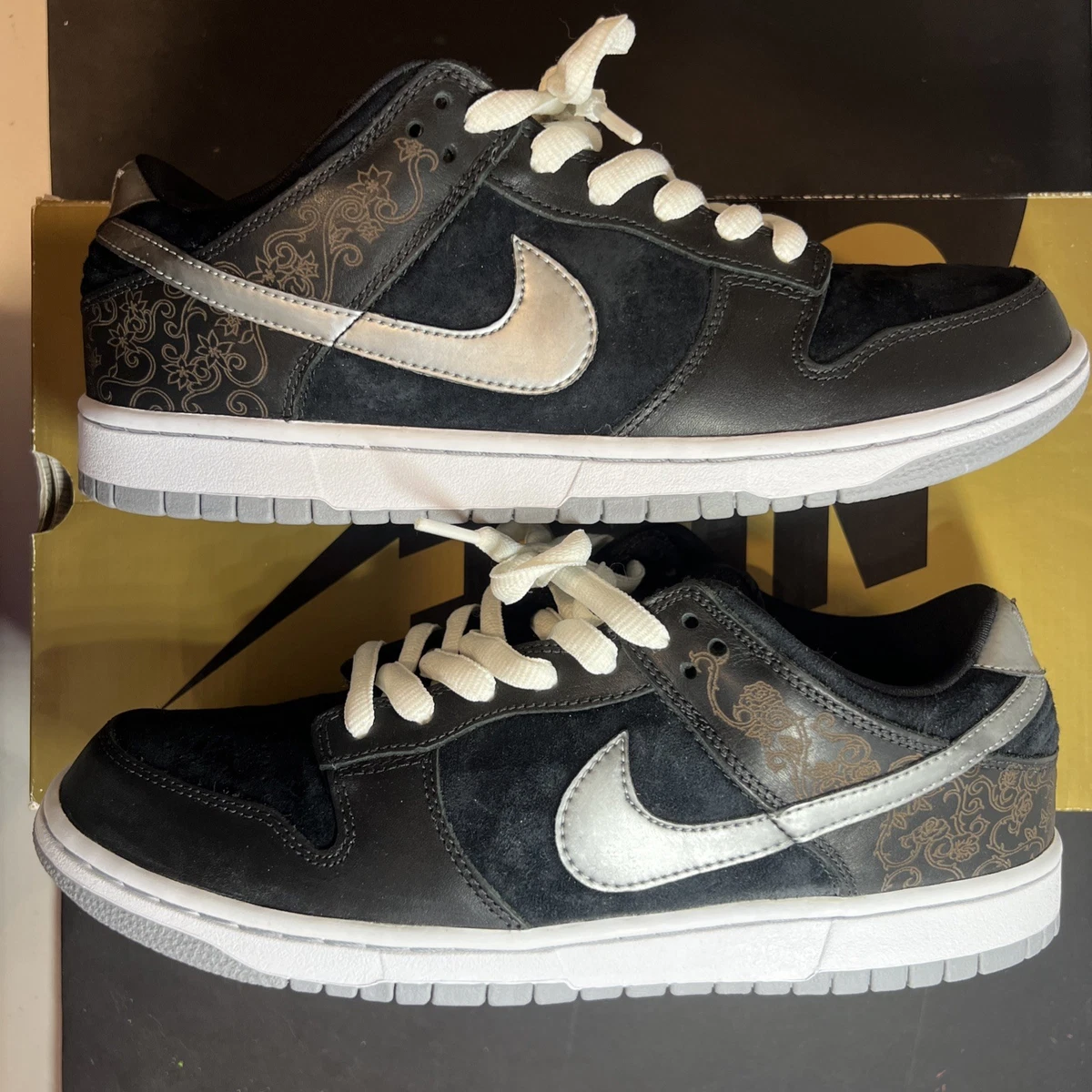 Nike Dunk Premium SB Low Takashi 2 for Sale | Authenticity Nike Dunk Premium SB Low Takashi 2 for Sale | Authenticity