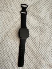 Fitbit Versa 4 Smartwatch - schwarz, Bluetoot...