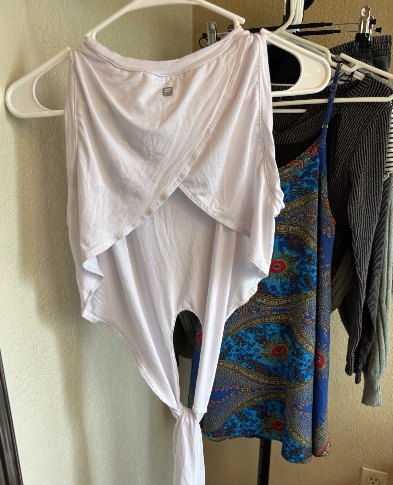 Womans Bulk Clothing Lot 8 Reseller Clothes Bundles Small Sizes Mixed Brands image 3