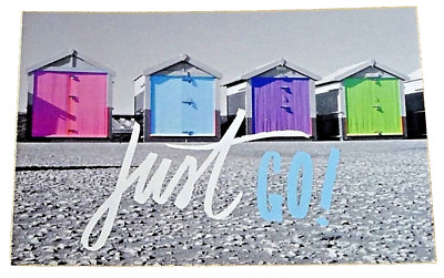 PAPERCHASE, LONDON ~ REISEDRUCKPOSTKARTE ~ STRANDHÜTTEN - 'JUST GO!' ~ NEU 