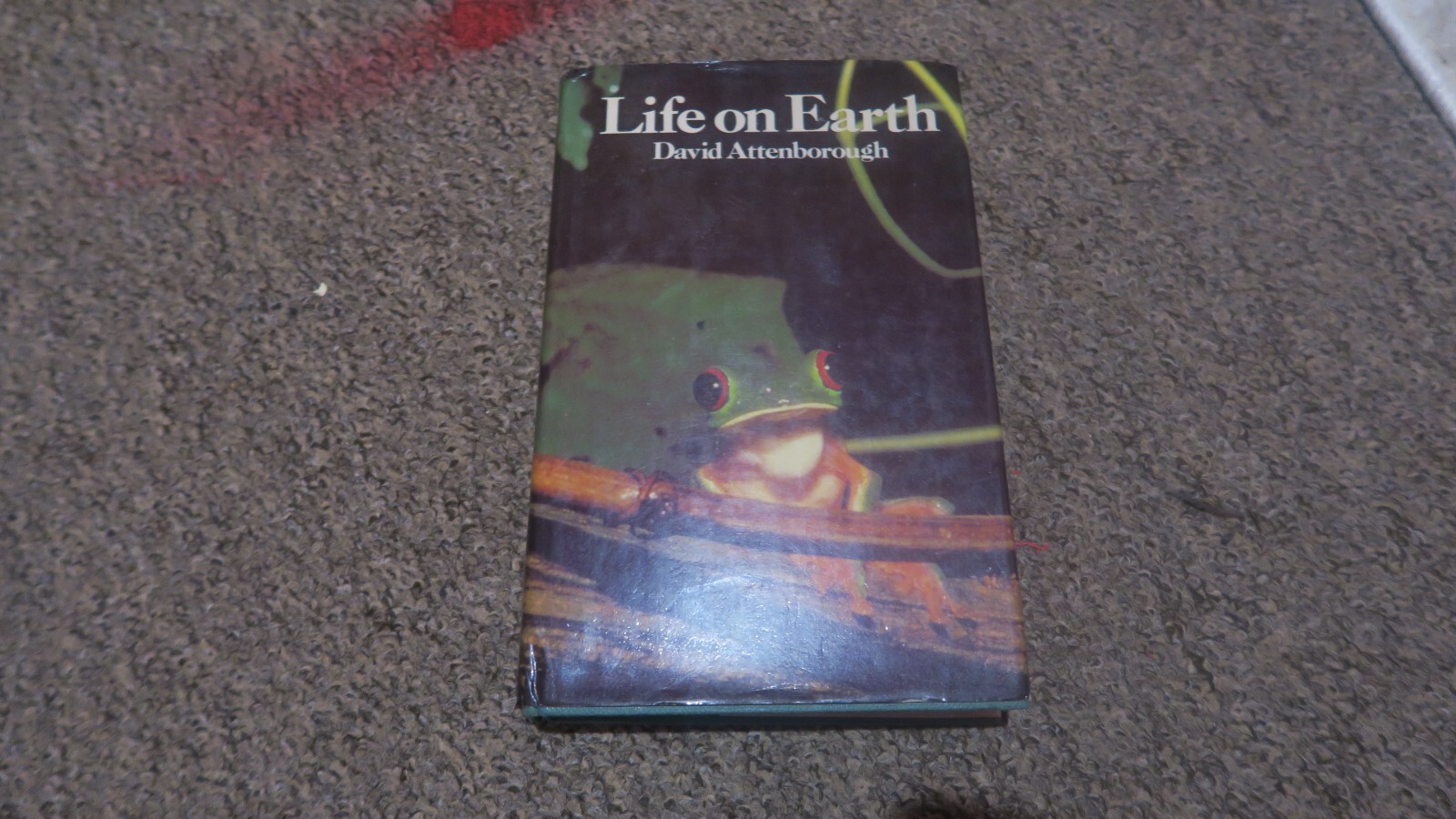 Life on Earth-Sir David Attenborough