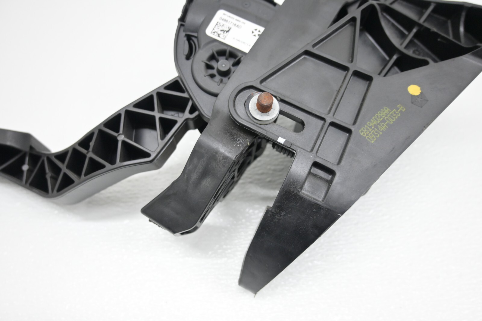 Maserati Ghibli 2014-2021 Accelerator pedal P/N 1130057