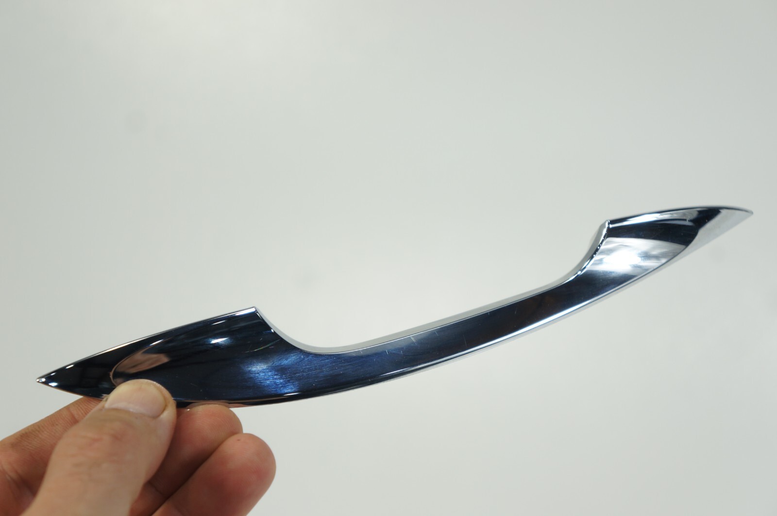 2017-2020 BENTLEY CONTINENTAL GT PASSENGER RIGHT CHROME DOOR MOLDING HANDLE OEM
