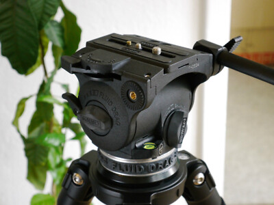 Cartoni FocusHD H529 + Benro C474T Carbonstativ- Neuwertig