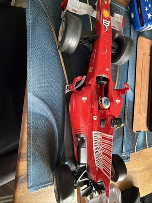 Ferrari F10 F1-Saison 2010 (Fernando Alonso #8)   Hot Wheels Elite (1:18)