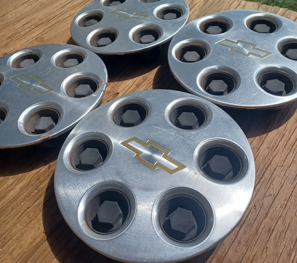 Комплект из 4 центральных колпаков Chevrolet Tahoe Astro Avalanche 2000-2003 p/n 15004143 S6 - Изображение 2 из 3