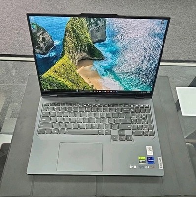 Lenovo Legion Pro 7 16IRX8H Laptop 16'', I9-13900HX RTX 4070 64GB DDR5 4TB SSD