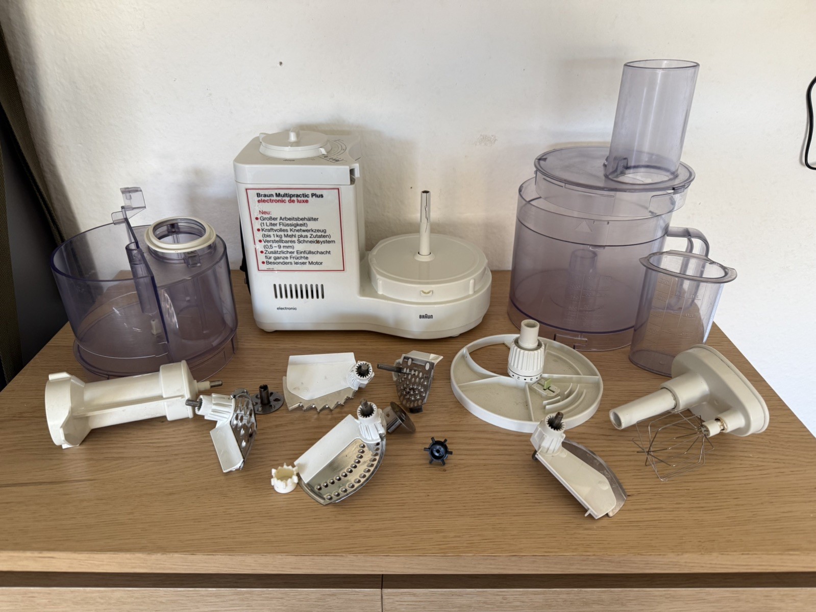 Braun Küchenmaschine 4262 mit umfangreichem Zubehör – voll funktionsfähig Braun Küchenmaschine 4262 mit umfangreichem Zubehör – voll funktionsfähig