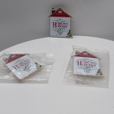 Dept 56 Collectable 1995 Christmas Pin “Home For The Holidays” Rare & New Item