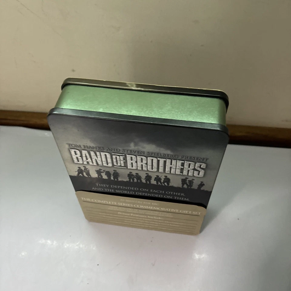Band Of Brothers - Complete Series SteelBook (DVD, 2001, 6-Disc) Region 2 - Image 3 of 4