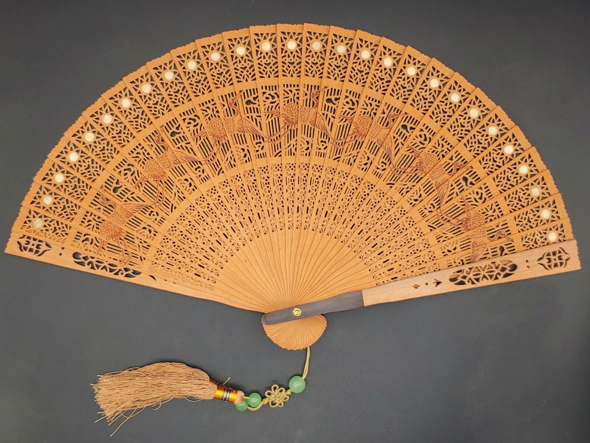 檀香木雕折扇嵌牙镶酸枝木玉珠Chinese Sandalwood Cranes Art Pattern