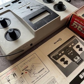 Cassette Vision console, BIGSPORTS12 dedicated gun, and cassette set.