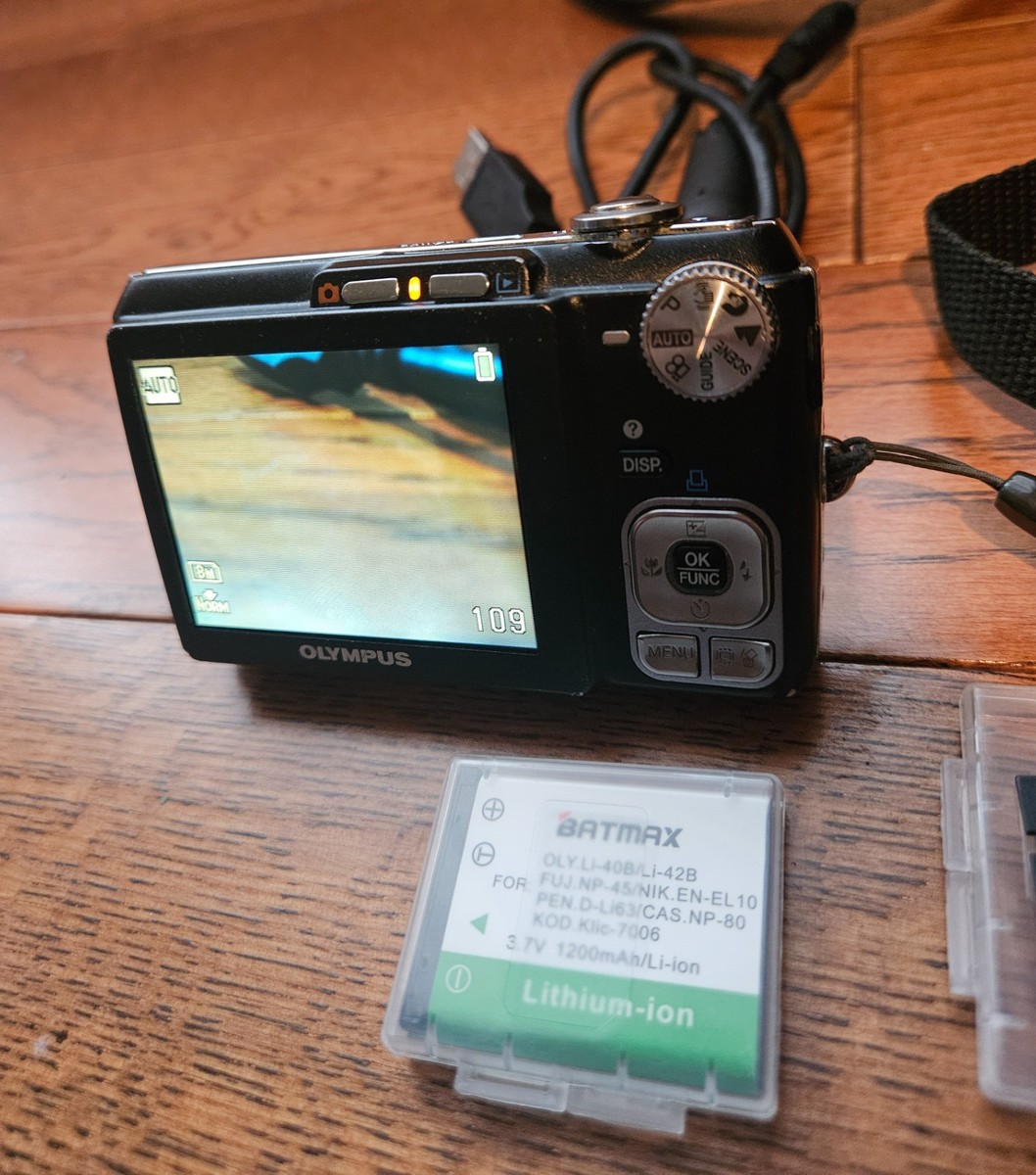 Olympus FE-330 8.0MP Digital Camera Black 5X Optical Zoom (Bundle