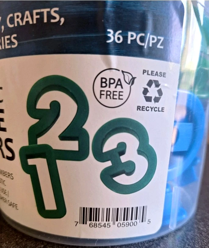 Juego de cortador de galletas R&M alfabeto, números y palo de galletas Foto 3 de 4