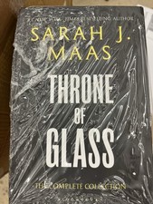 Throne of Glass Paperback Box Set  BRAND NEW 