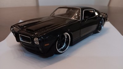 33879) 1970 Pontiac Firebird  Black 1/24 DIECAST CAR JADA